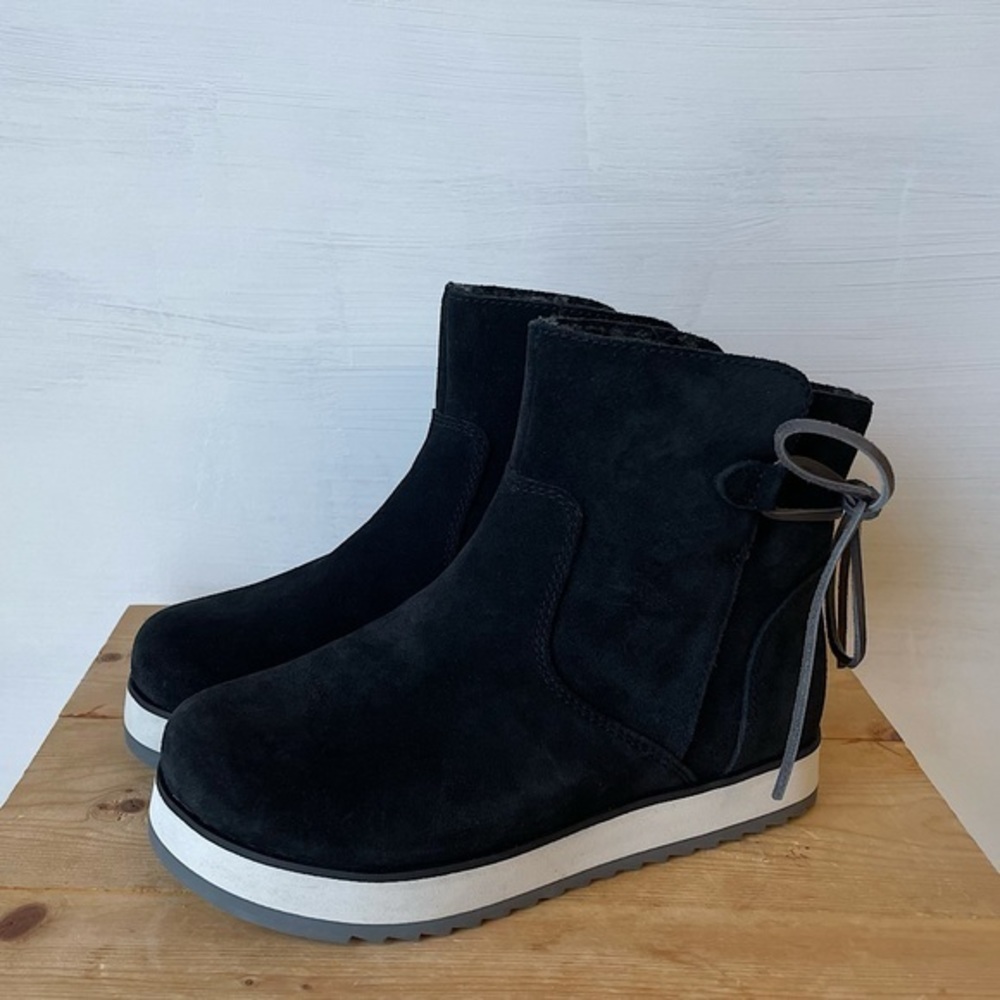 *SOLD* Merrell Juno Bluff Polar Waterproof Snow Boots NWOT! Size: 6